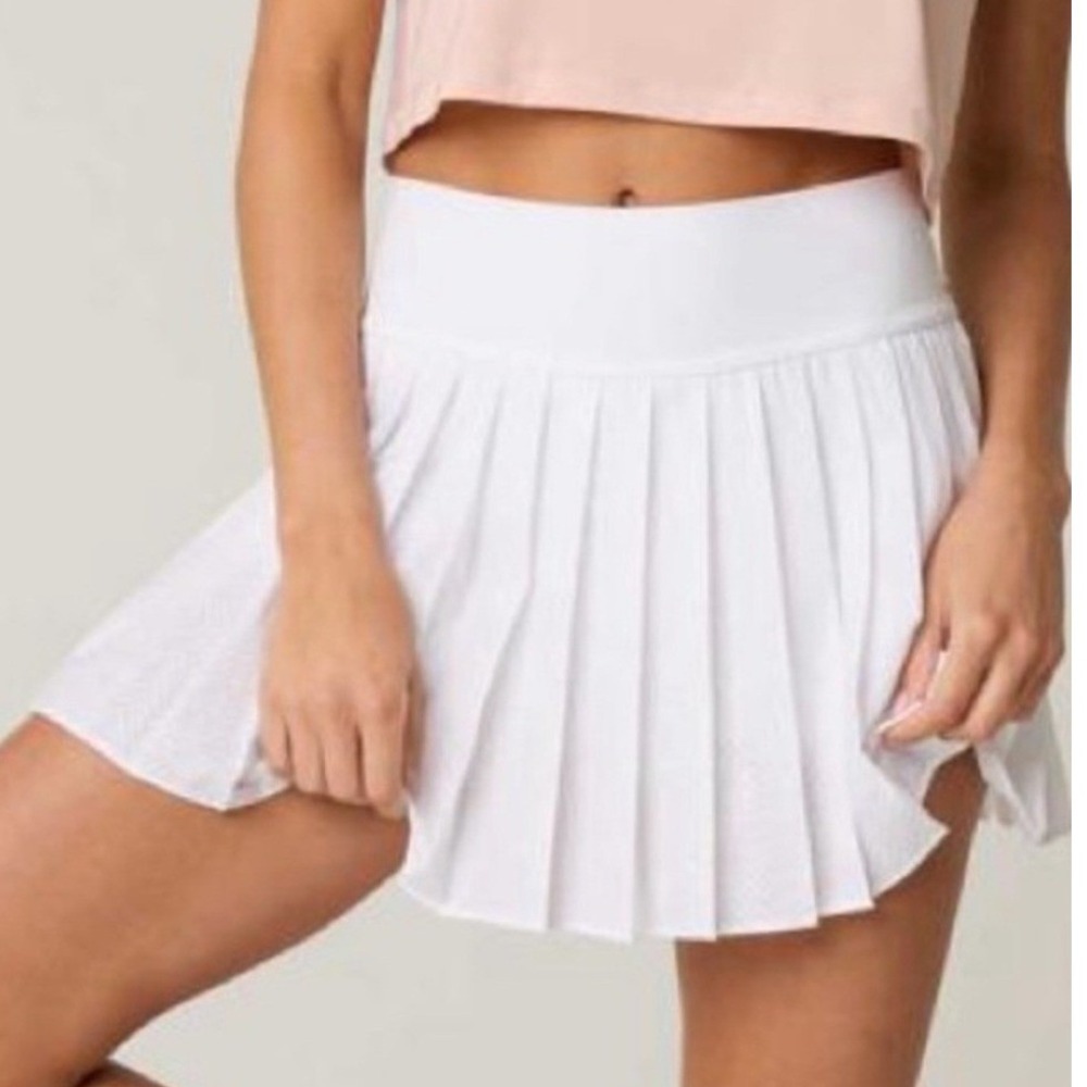OFFLINE by Aerie Pleated Tennis Skort Athleisure White Size L NWT Mini Length